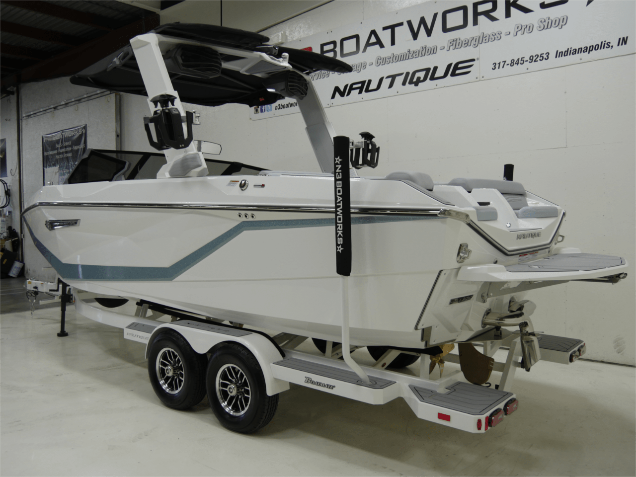 2025 Nautique G23 – Steel Blue/Mystic White