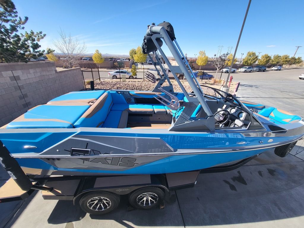 2020 Axis Wake Research T22 Icon