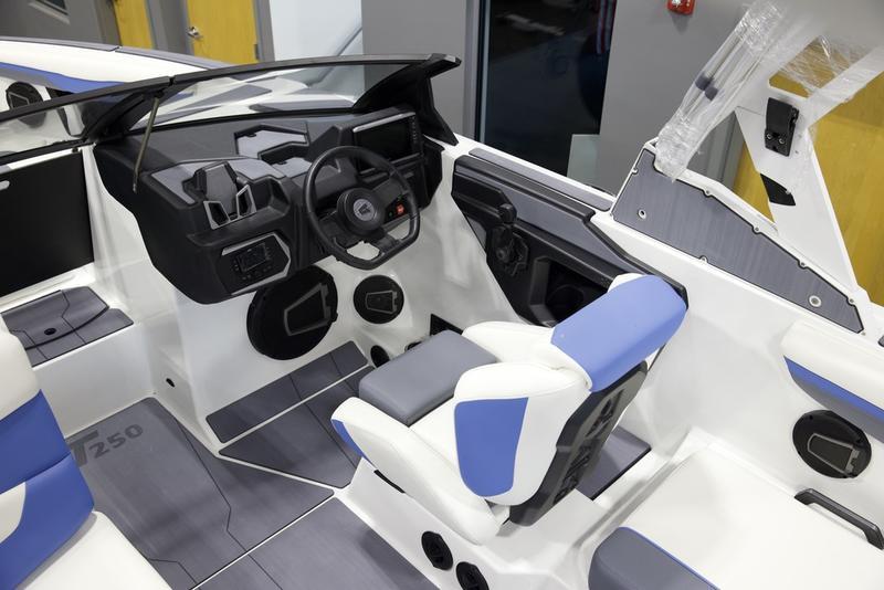 2025 Axis T250