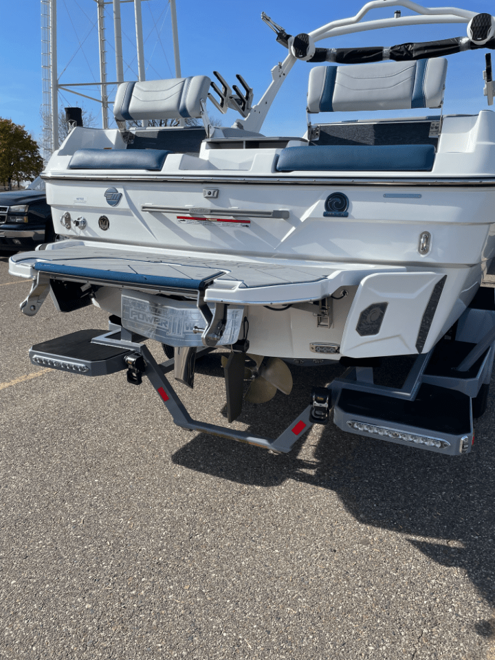 Malibu Wakesetter 23LSV