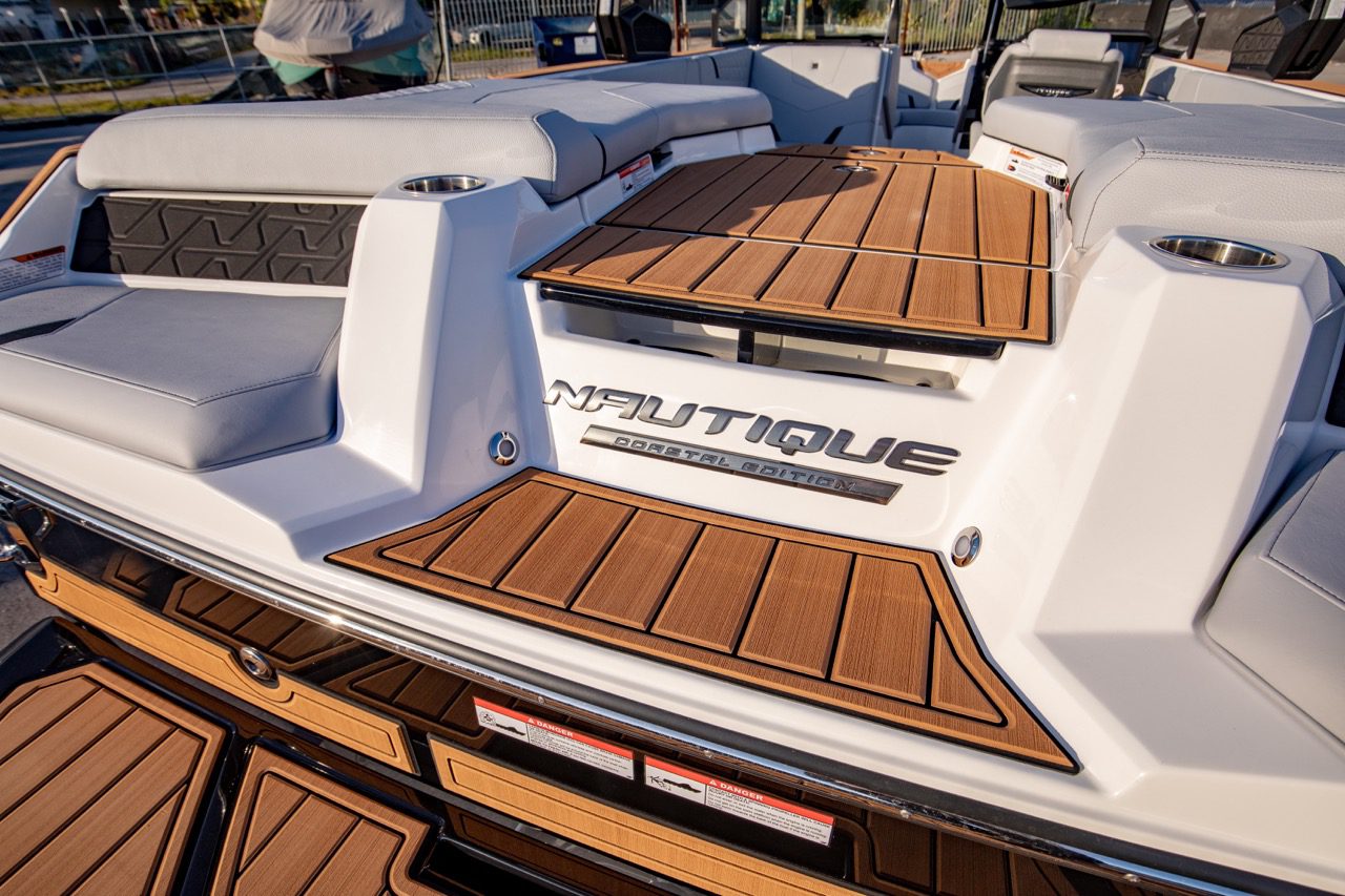 boat.Title