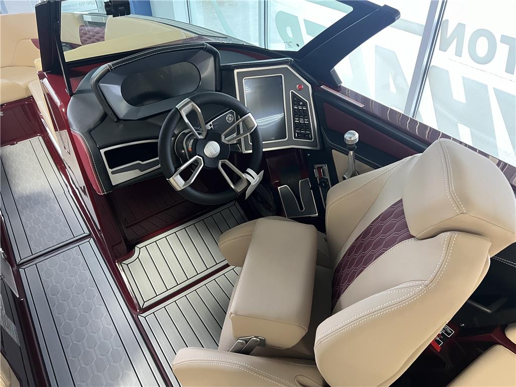 2024 MasterCraft XT25