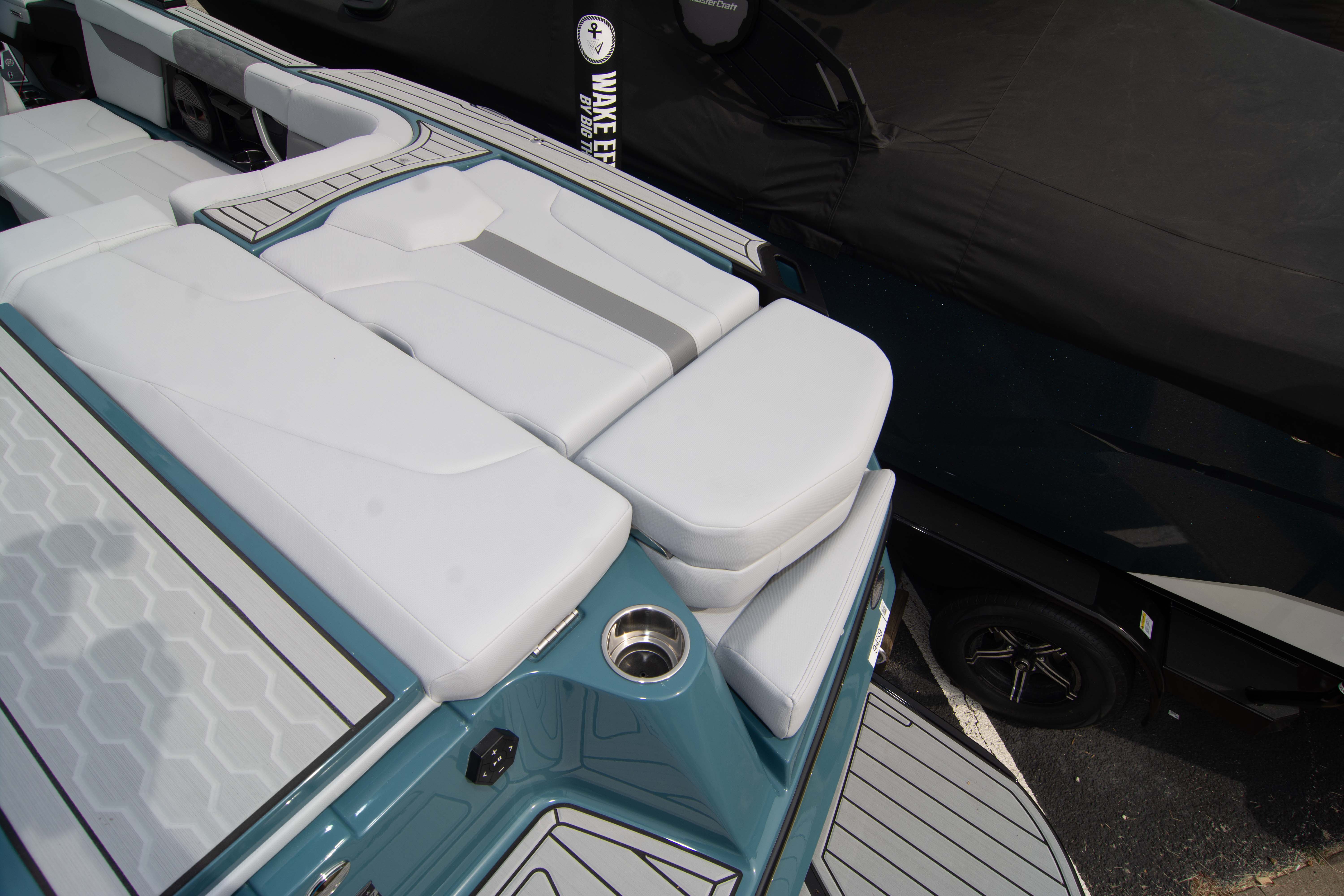 2025 Mastercraft XT24