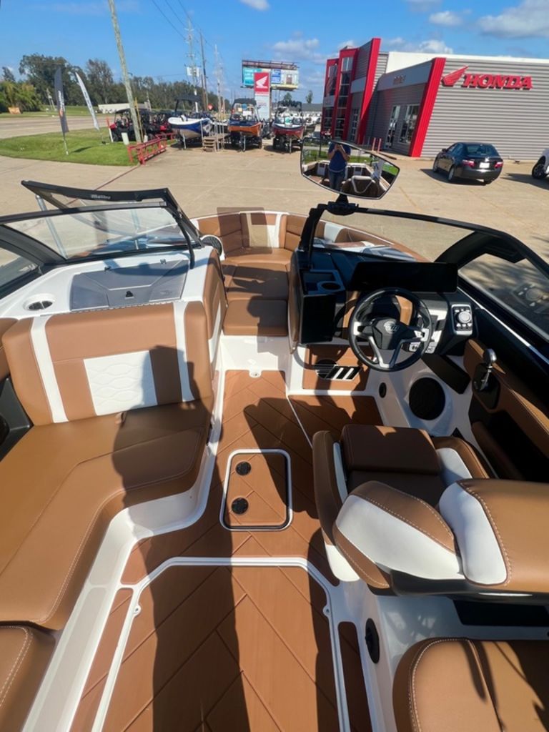 2025 Malibu Boats 23 LSV