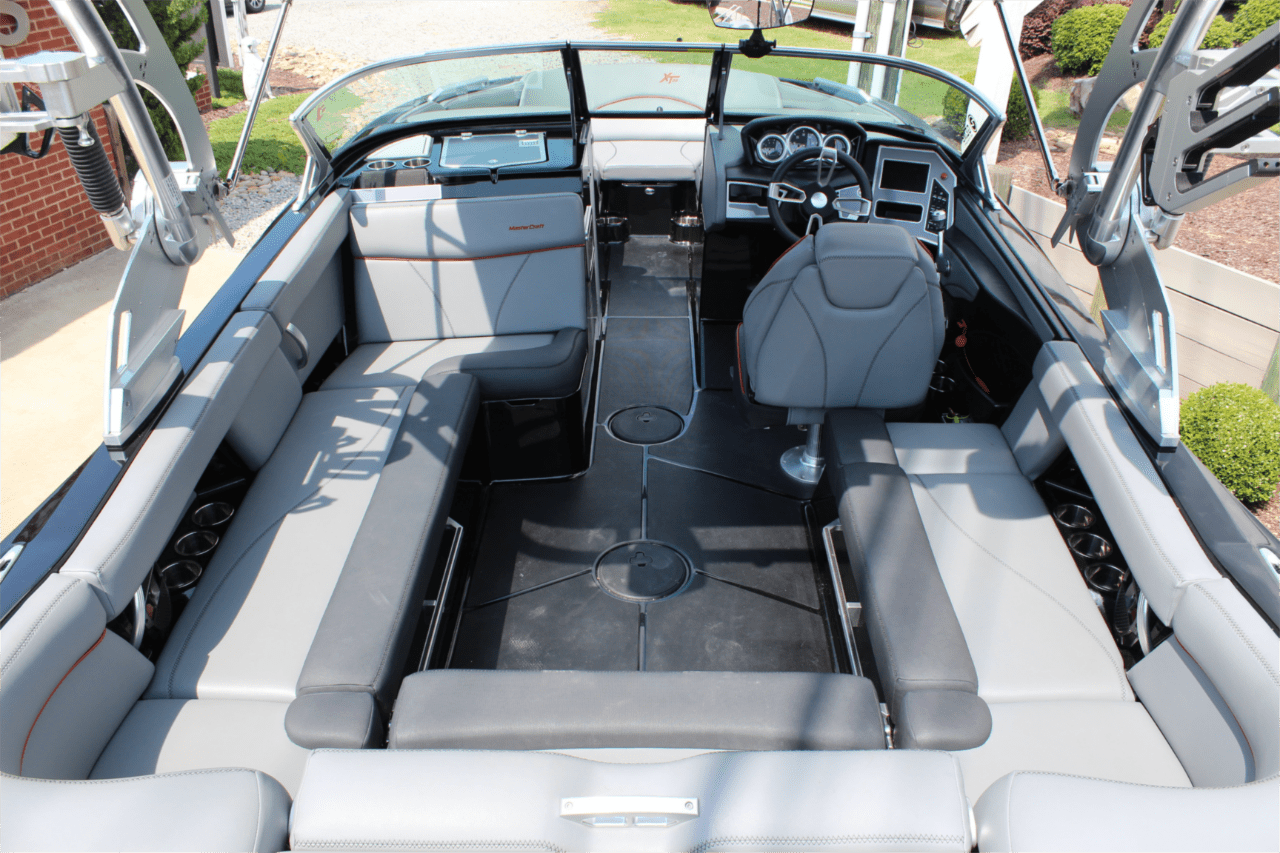 2020 MasterCraft XT22 – Excellent Condition!