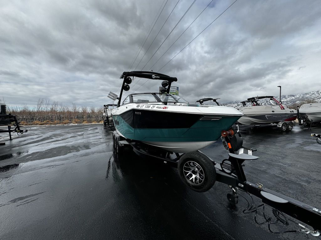 2023 Malibu 26 LSV