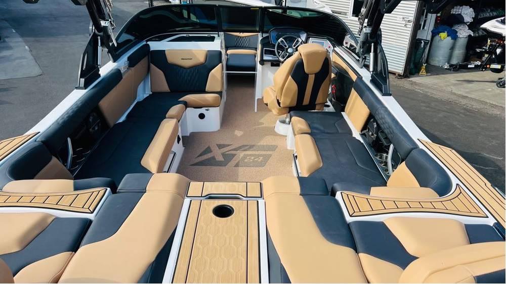 2022 MasterCraft XT24