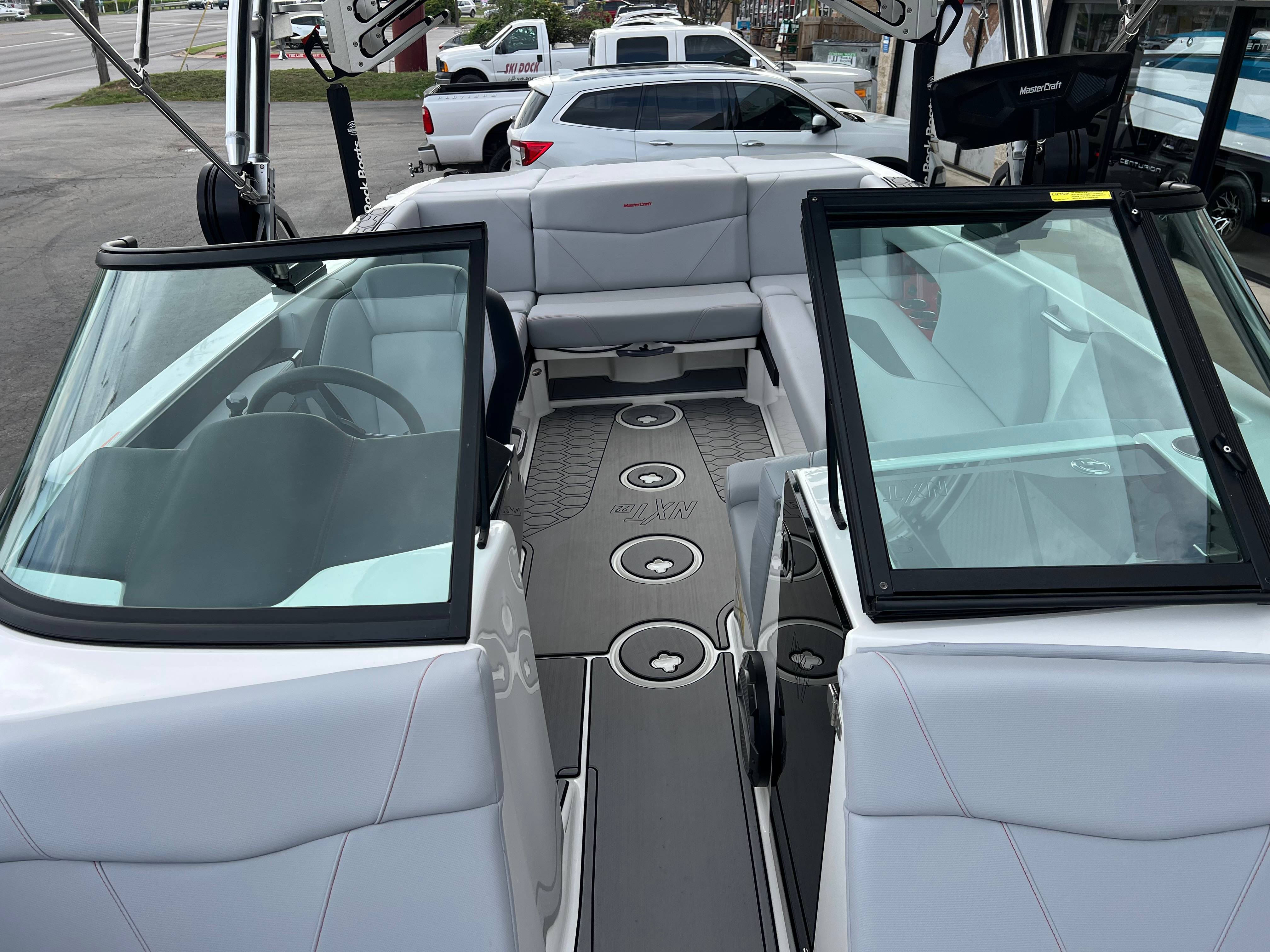 2022 MasterCraft NXT 22