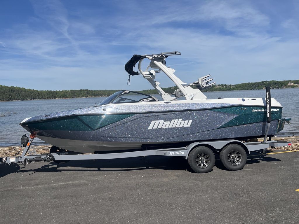 2025 Malibu Boats 23 LSV