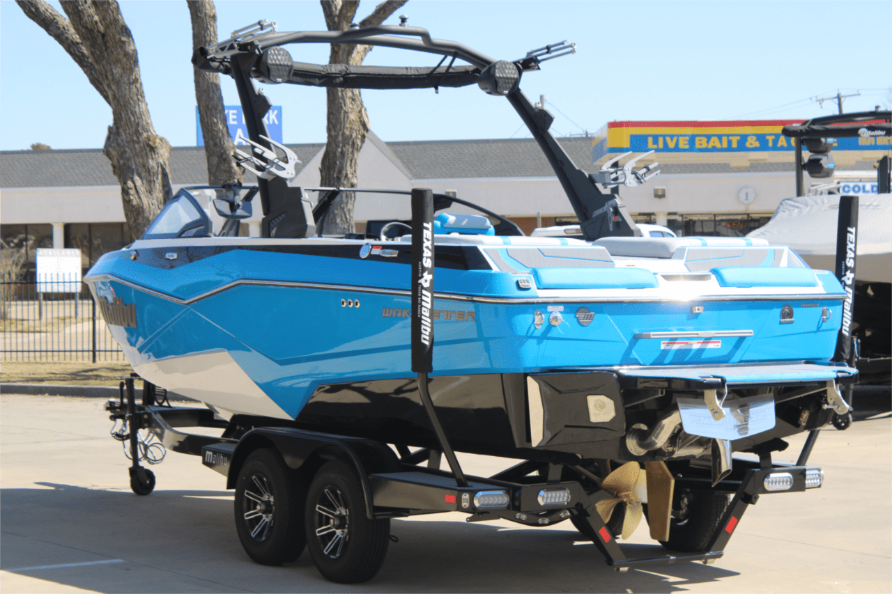 2025 Malibu 22 LSV