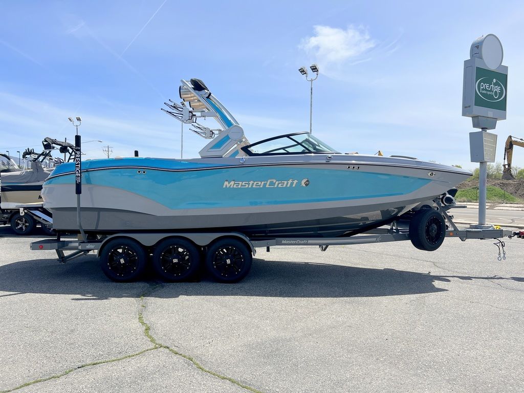 2023 MasterCraft X24