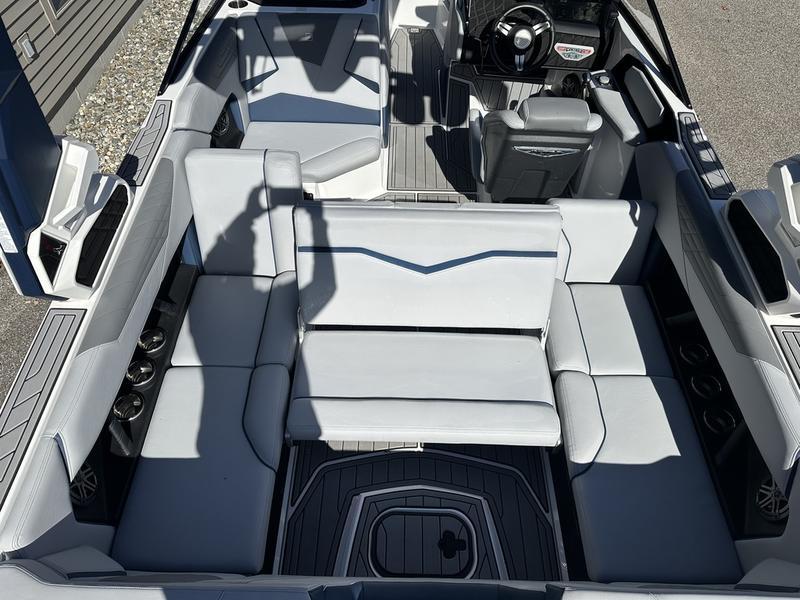 2022 Nautique S23
