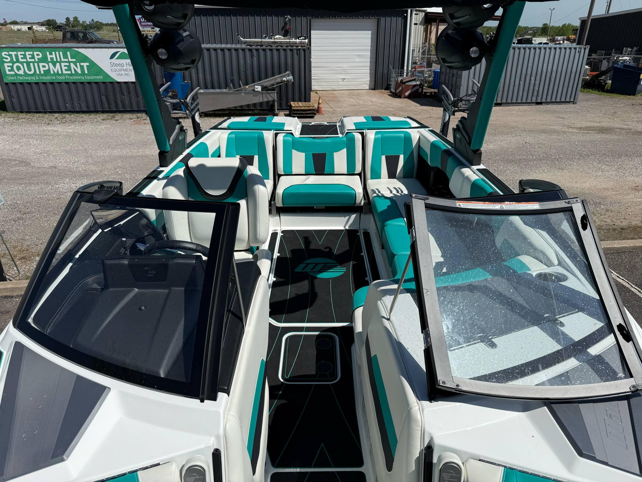 LIKE NEW 2023 Malibu 23LSV