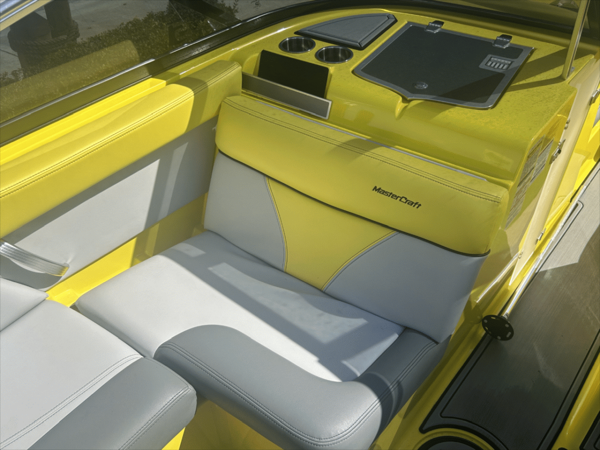 2021 Mastercraft XT21