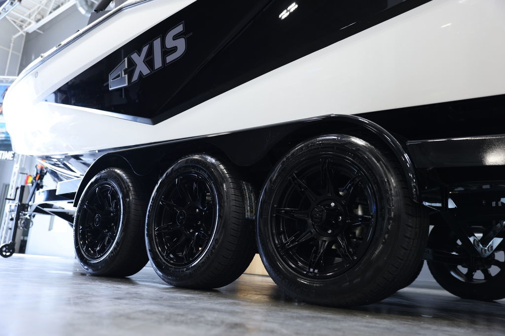 2024 Axis T250 LT4