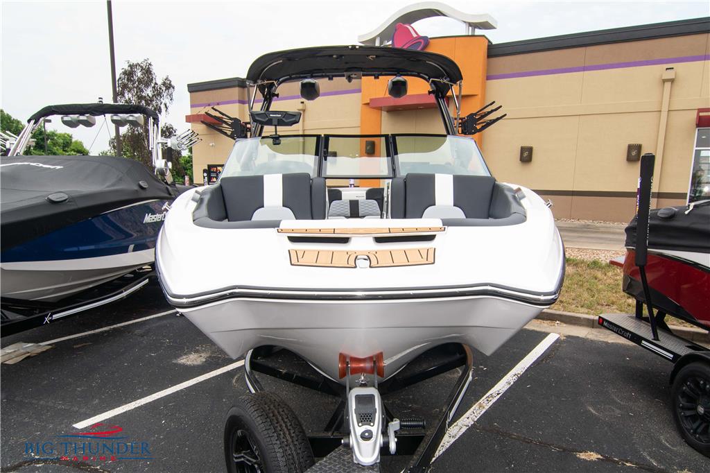 2023 MasterCraft X24