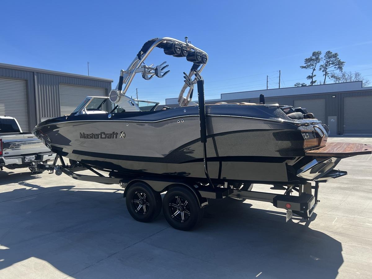 2021 MasterCraft X24