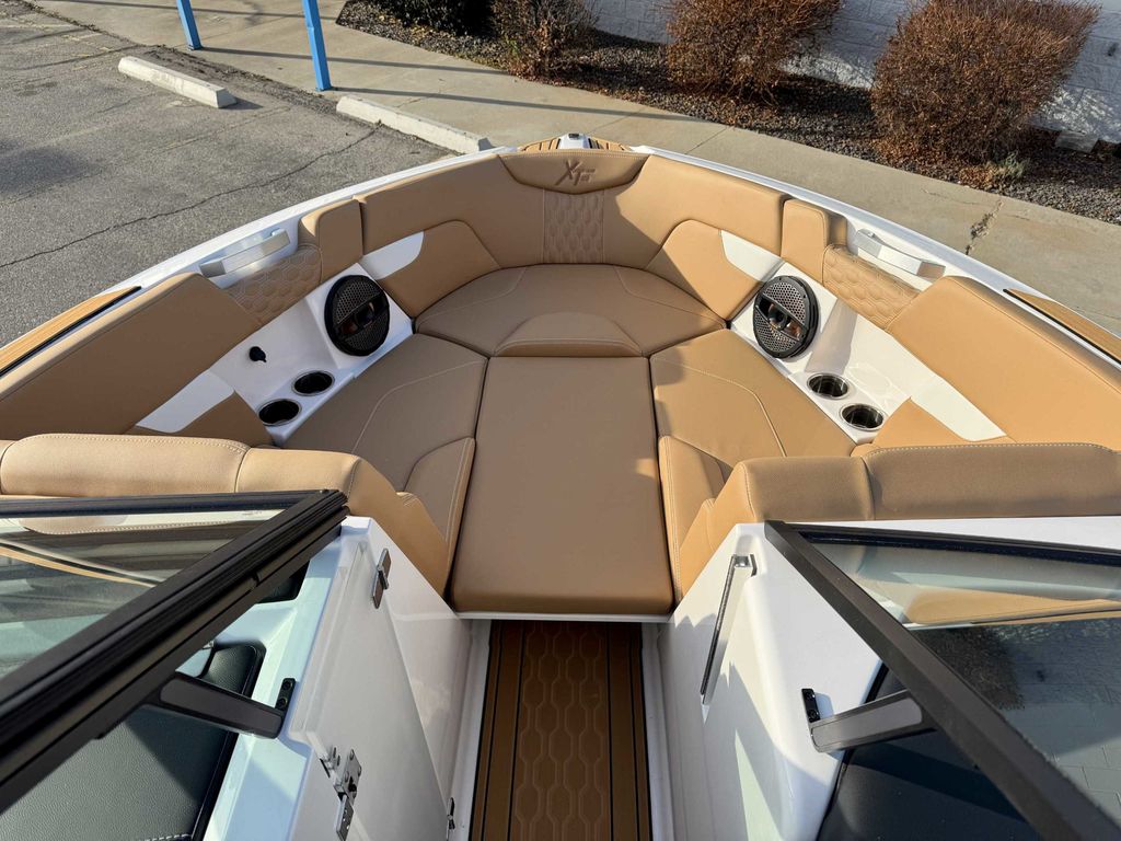 2025 MasterCraft XT23