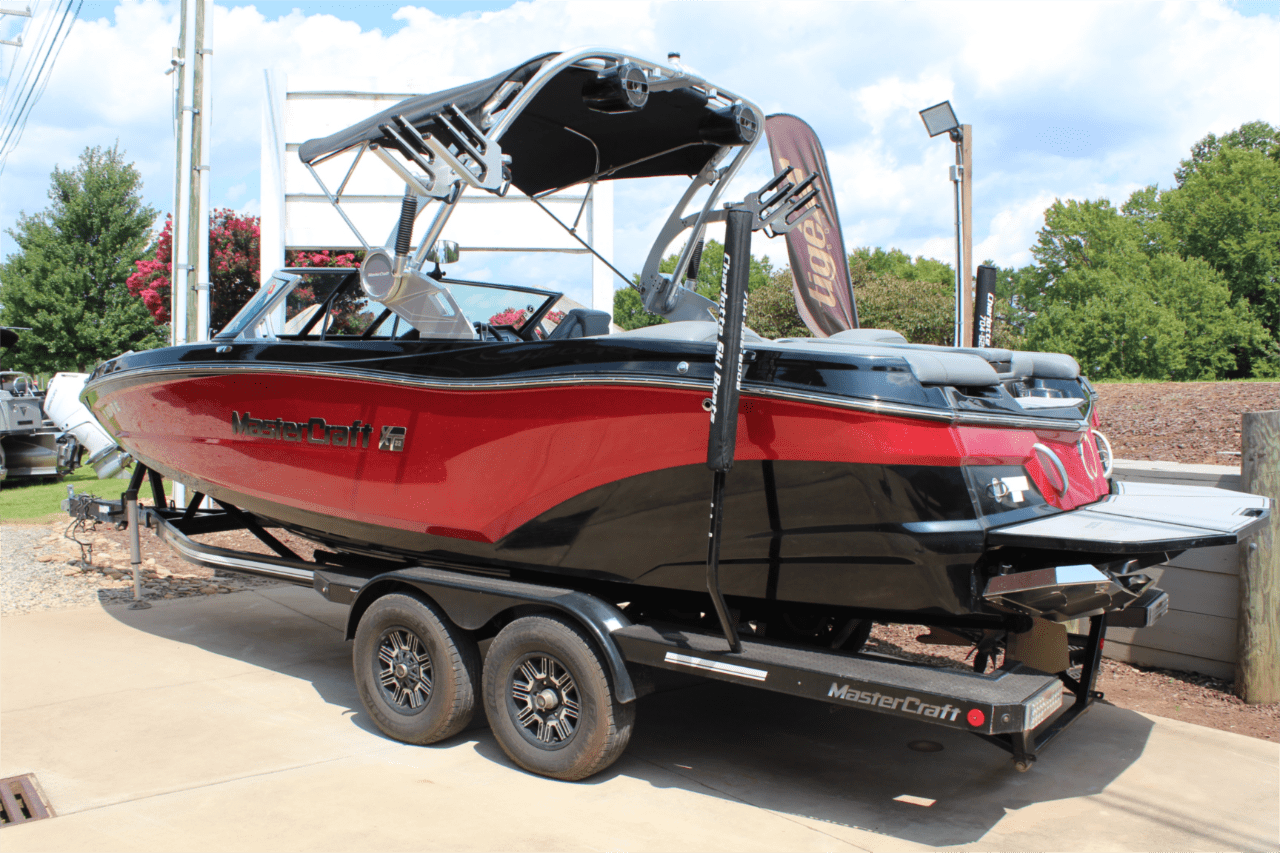 2020 MasterCraft XT22 – Excellent Condition!