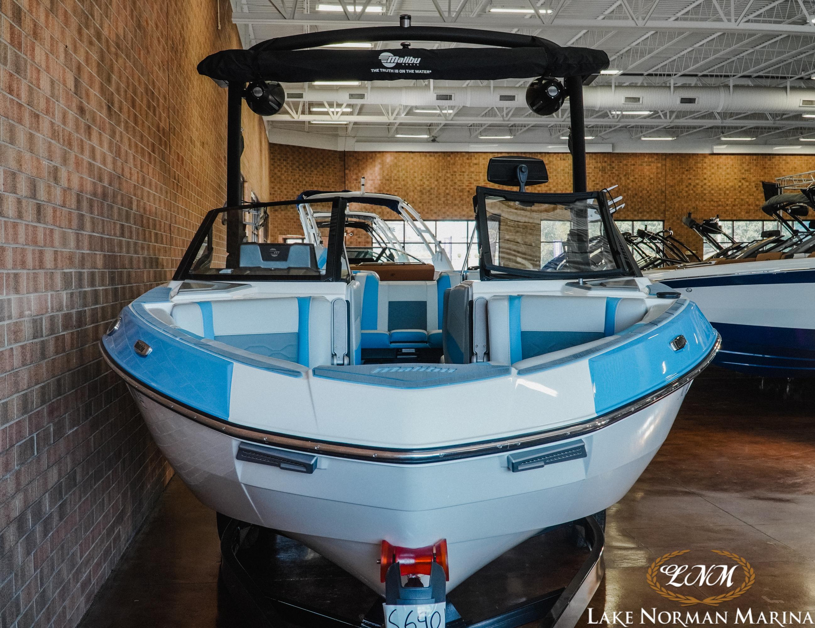 2024 Malibu 23 LSV