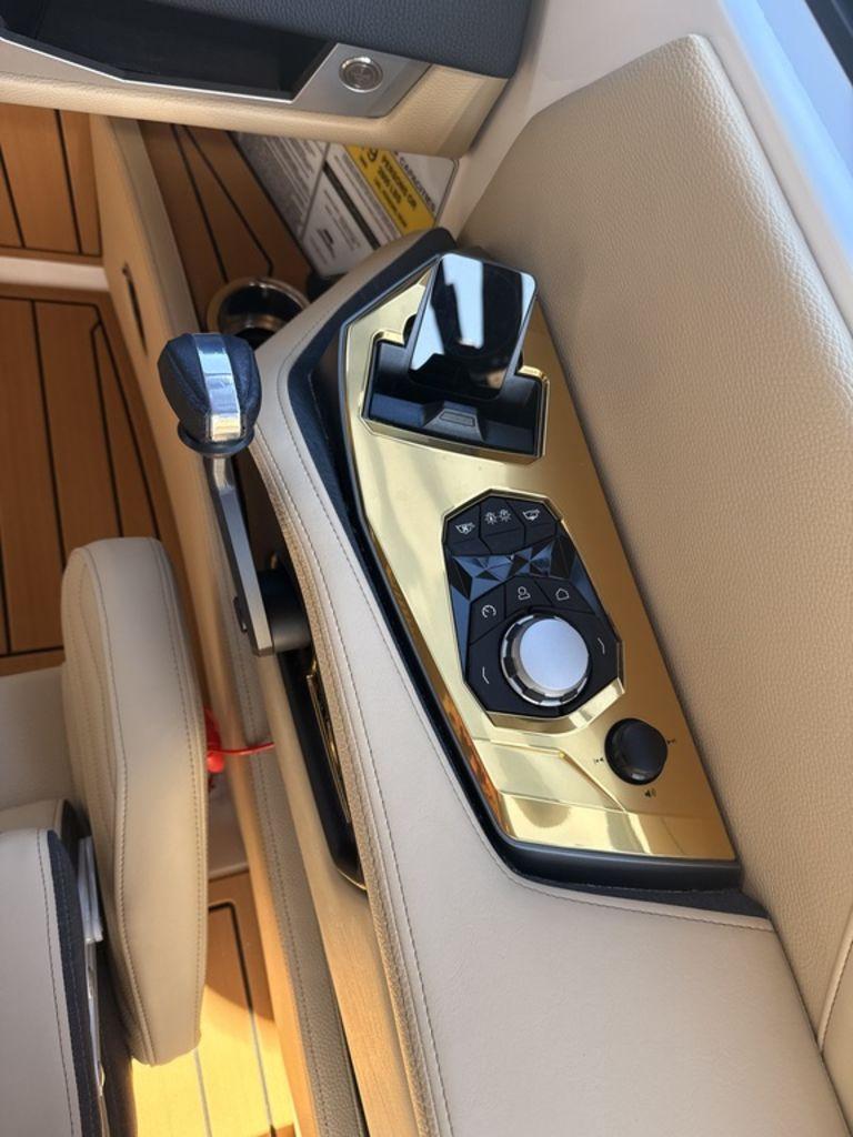 2025 Nautique G25 Centennial Edition