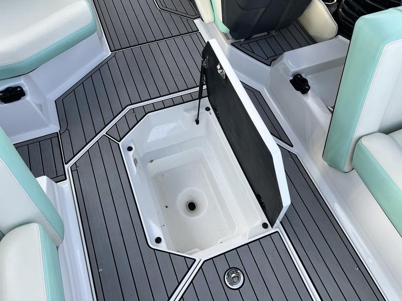 2023 Nautique G25