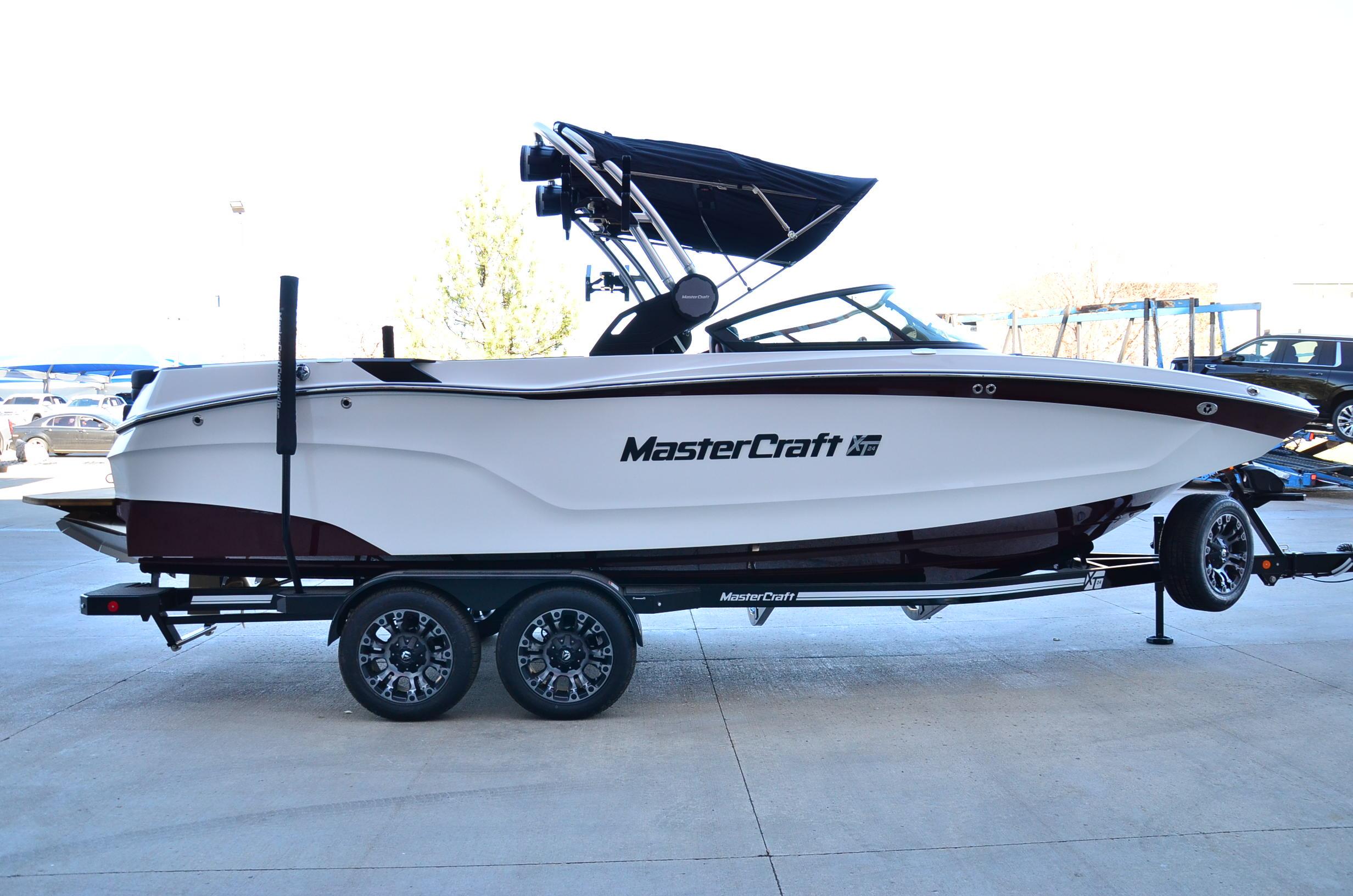 2024 MasterCraft XT24 w/ Ilmor 6.2! LOADED. Model Year End Clearance Priced!