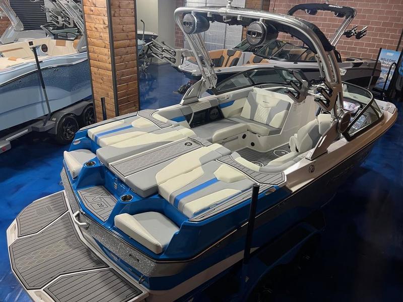 New 2024 MasterCraft XT20