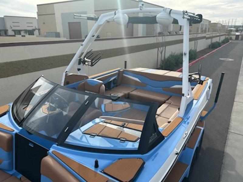 2025 Axis T220