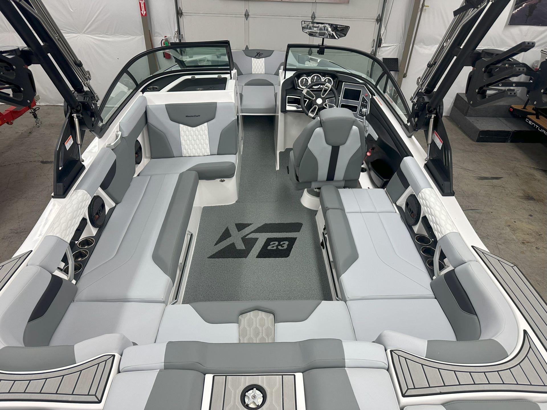 2024 MasterCraft XT23
