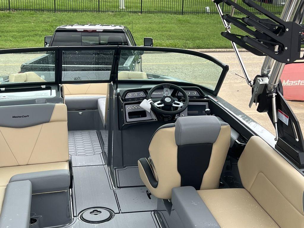 2025 MasterCraft NXT24