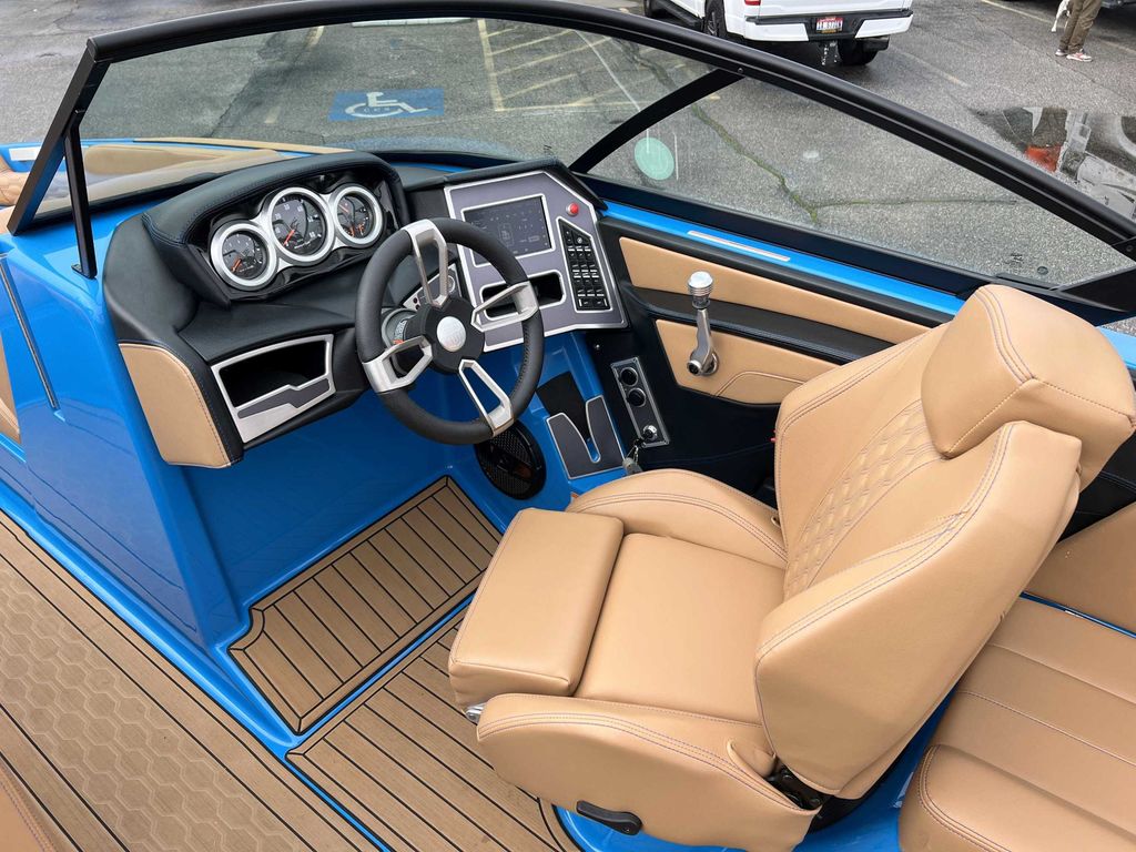 2023 MasterCraft XT23