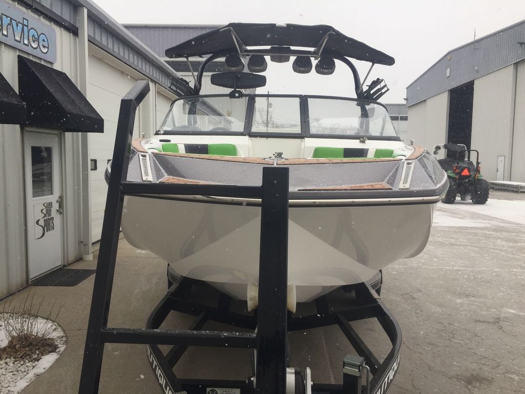 2016 Nautique Super Air Nautique G23