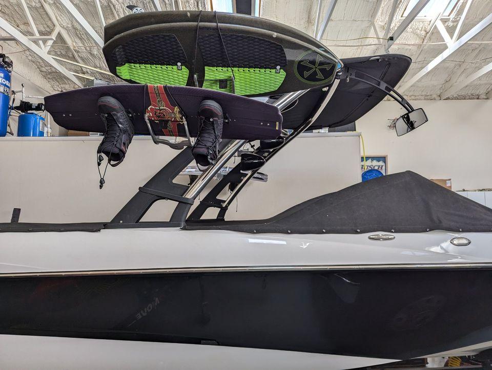 2013 Malibu 247 LSV – LOW HOURS – UNICORN