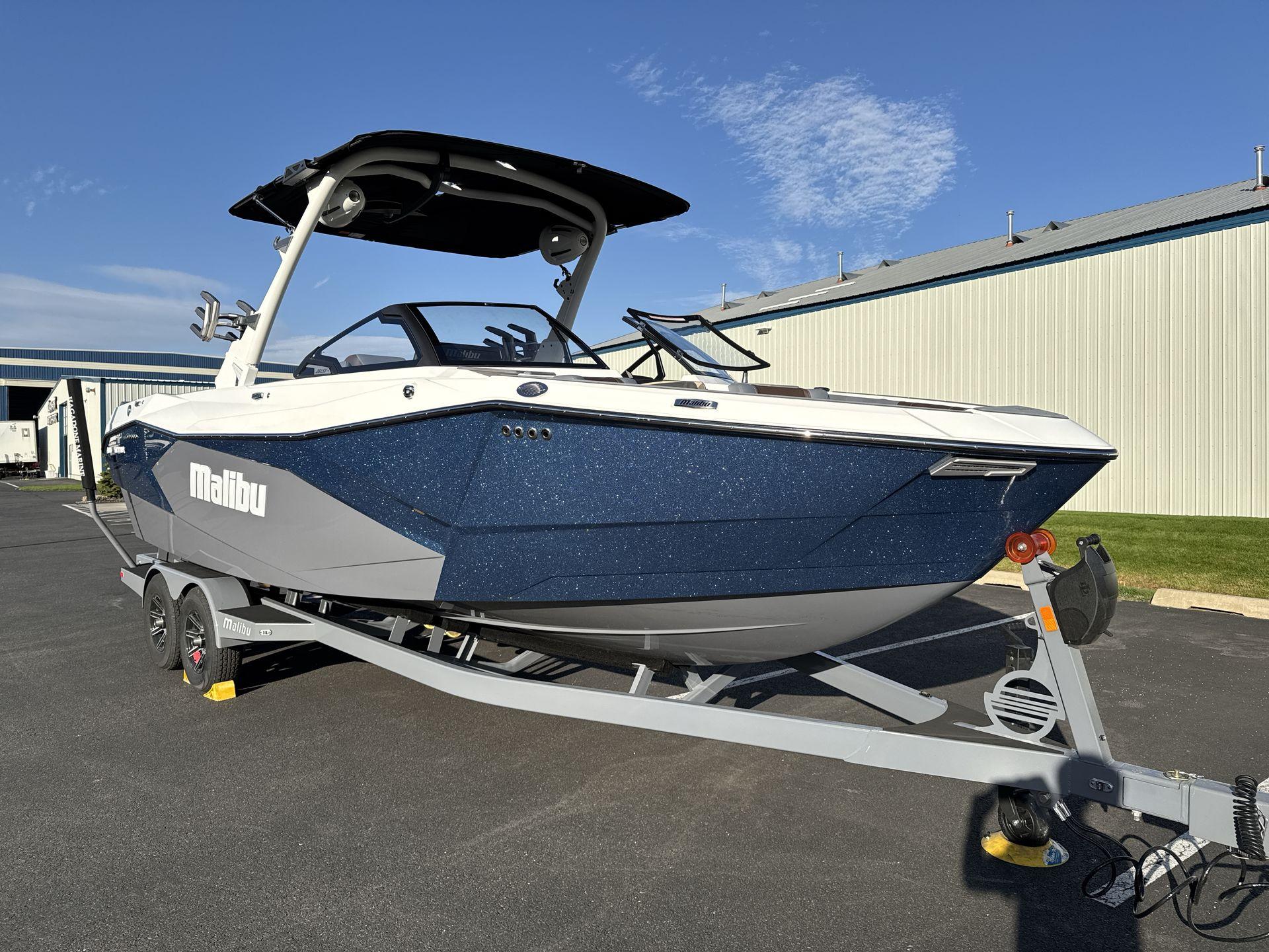 2025 Malibu 26 LSV