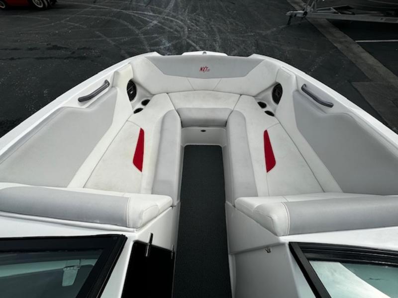 2021 MasterCraft NXT22