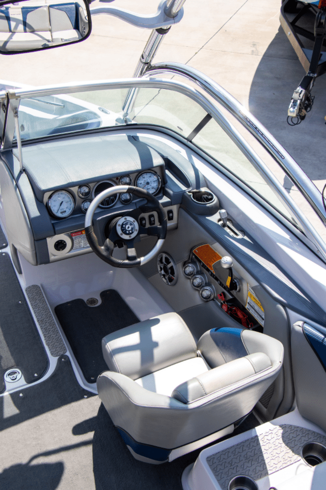 2008 Nautique Super Air Nautique 210
