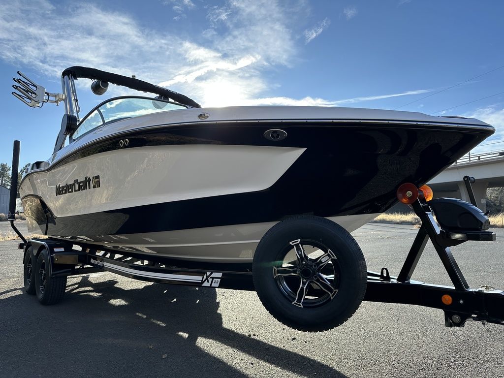 2024 MasterCraft XT23