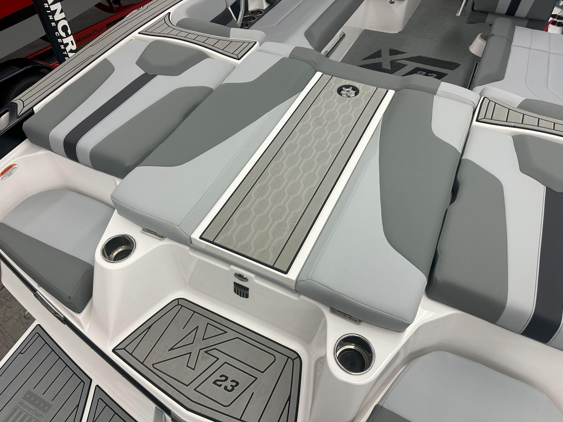 2024 MasterCraft XT23