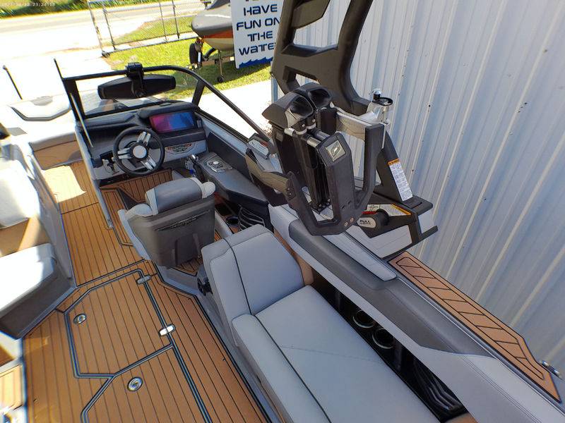 2021 Nautique G23