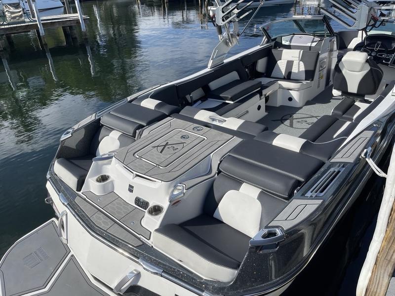 2019 MasterCraft X24