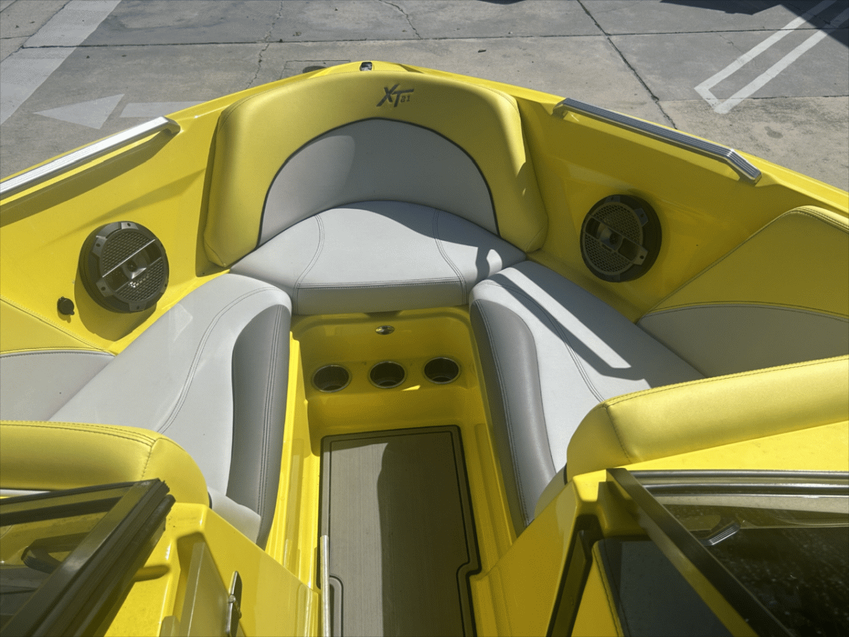 2021 Mastercraft XT21