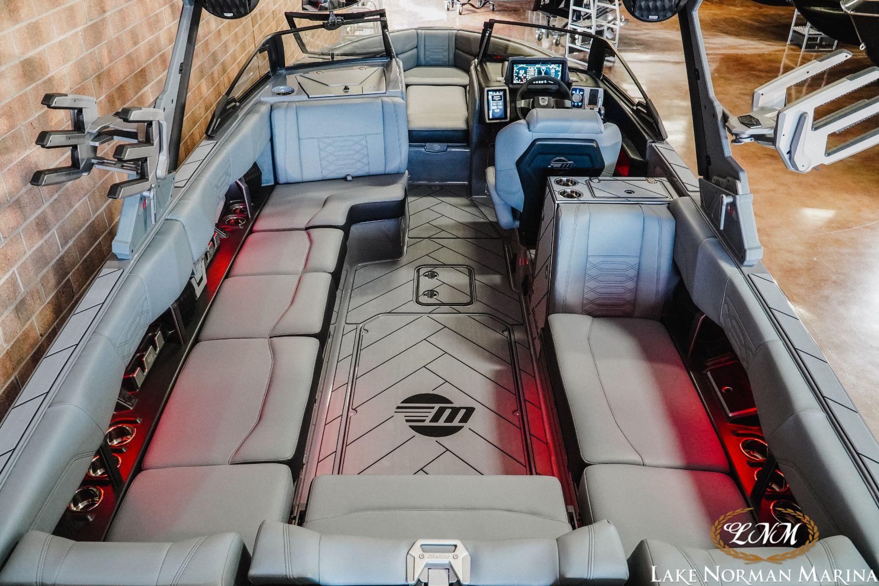 2024 Malibu 25 LSV