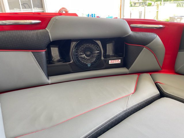 Supreme S220 GA Bulldog boat!