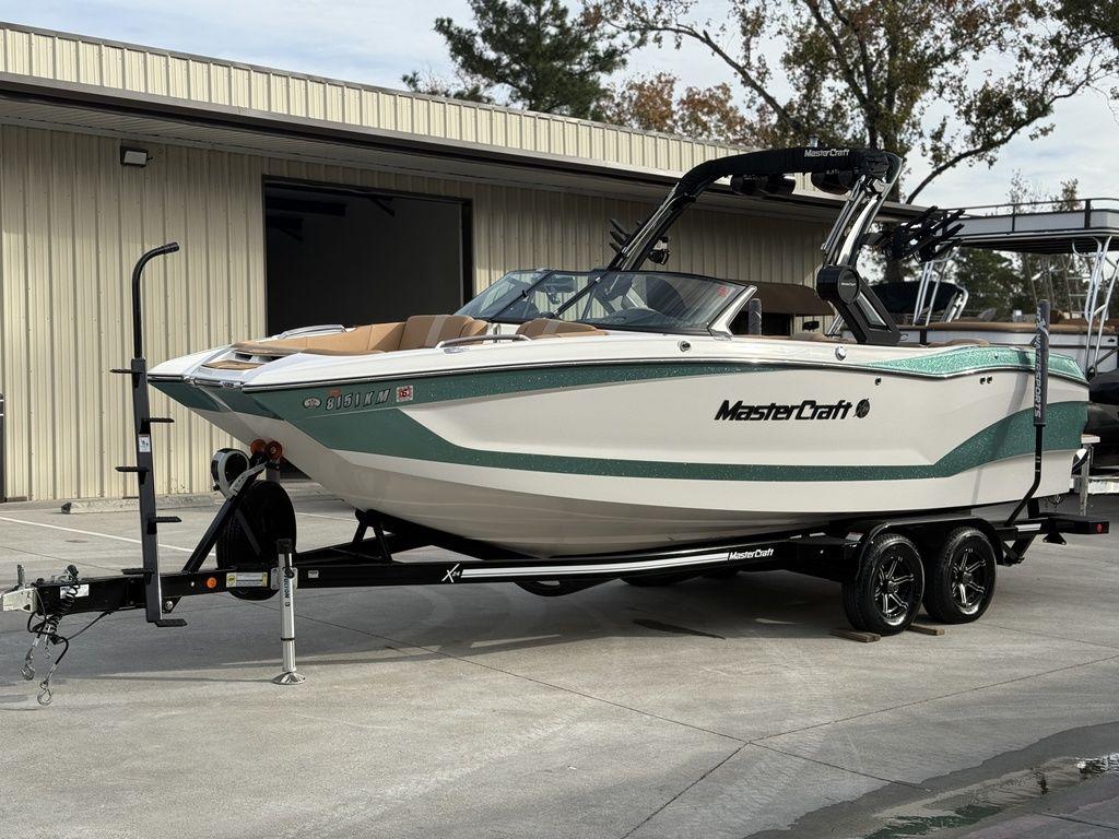 2022 MasterCraft X24