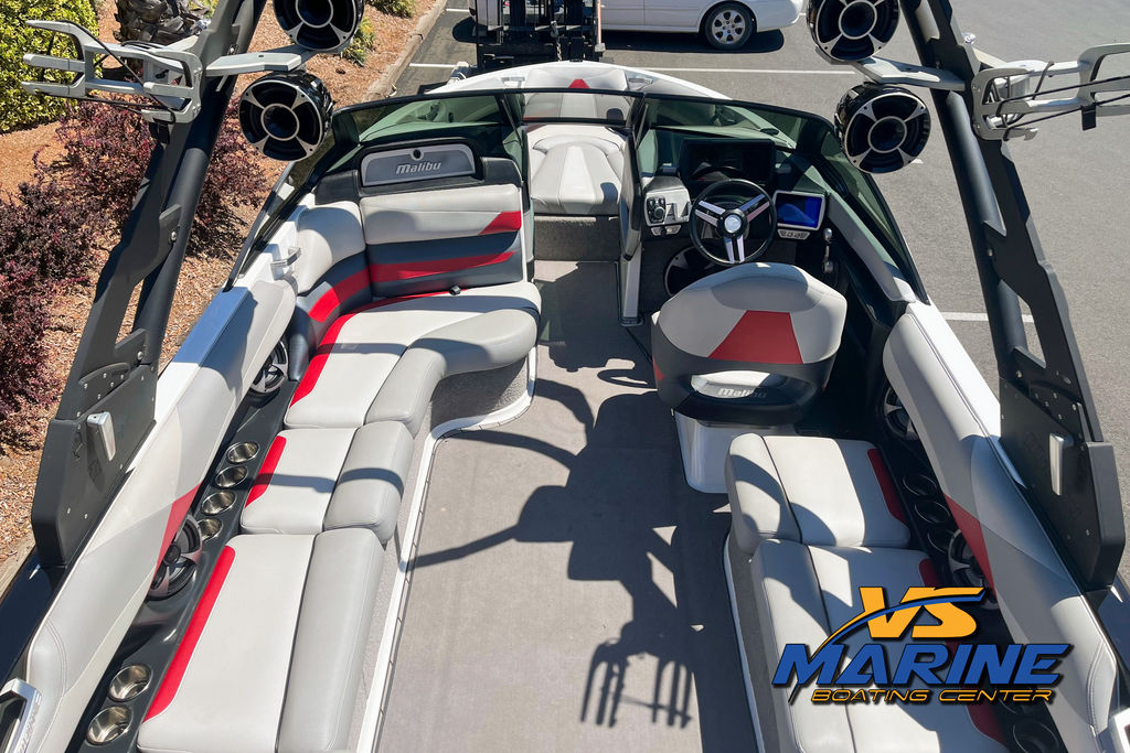 2017 Malibu Boats 23 LSV