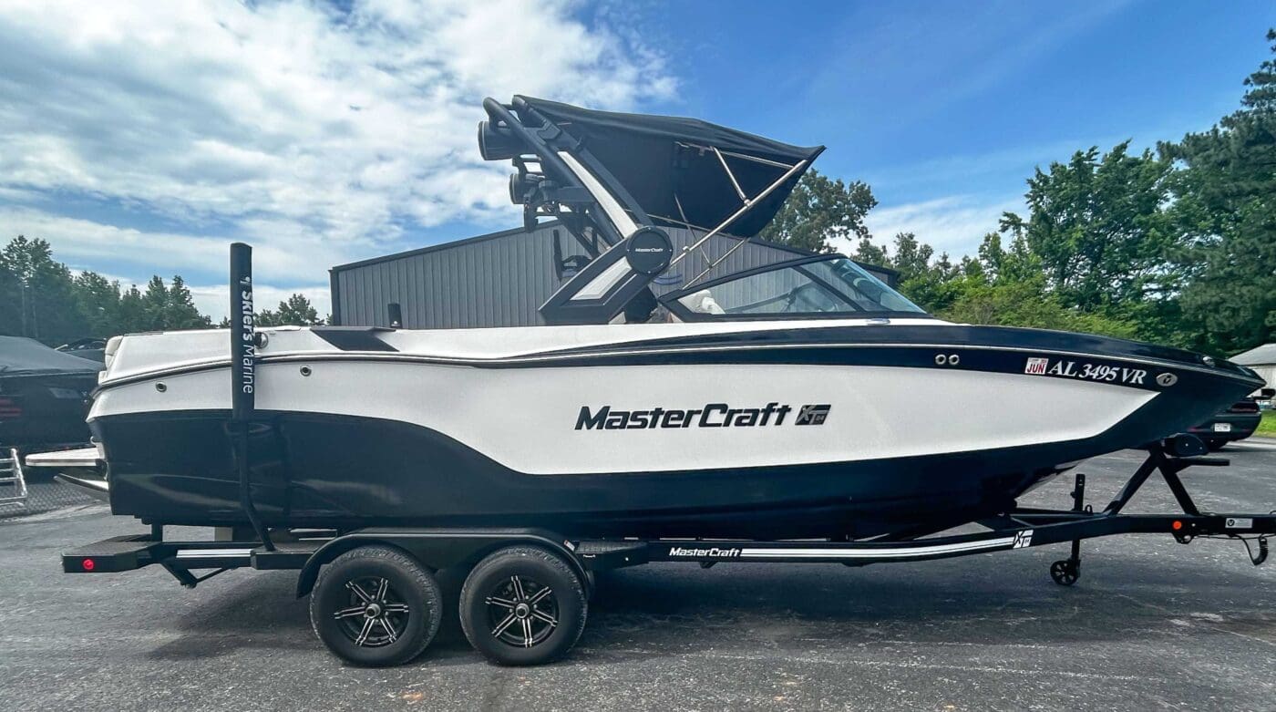 2022 MasterCraft XT24