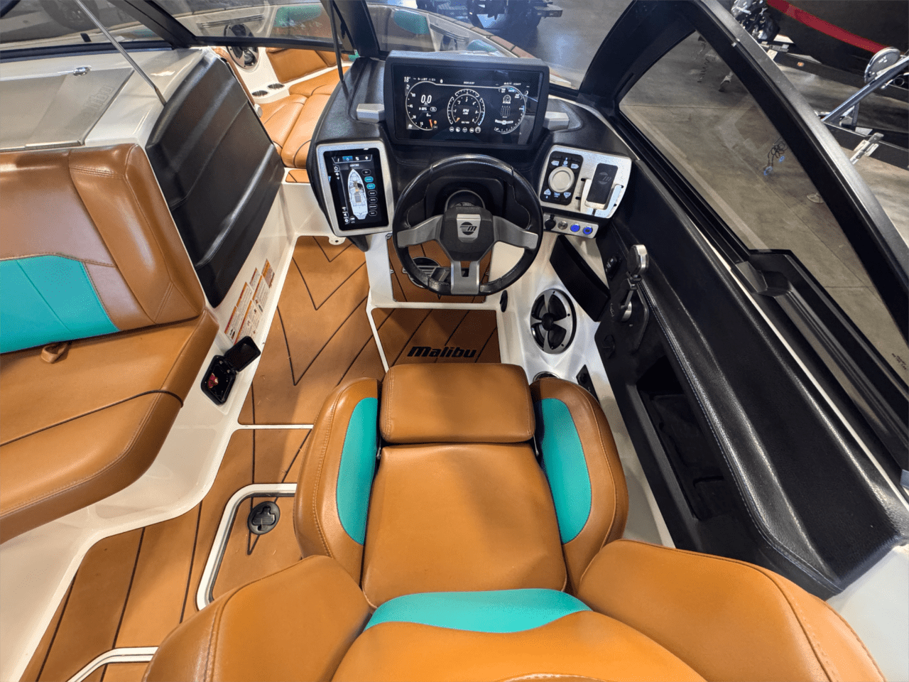 2020 Malibu 25 LSV