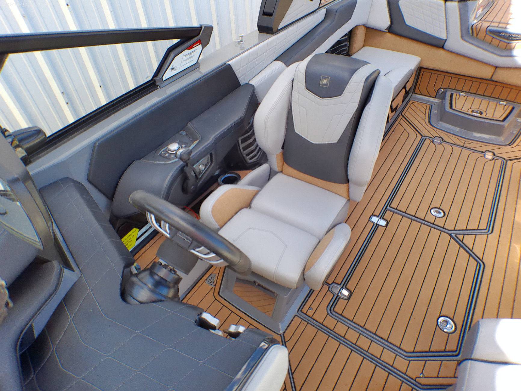 2021 Nautique G23