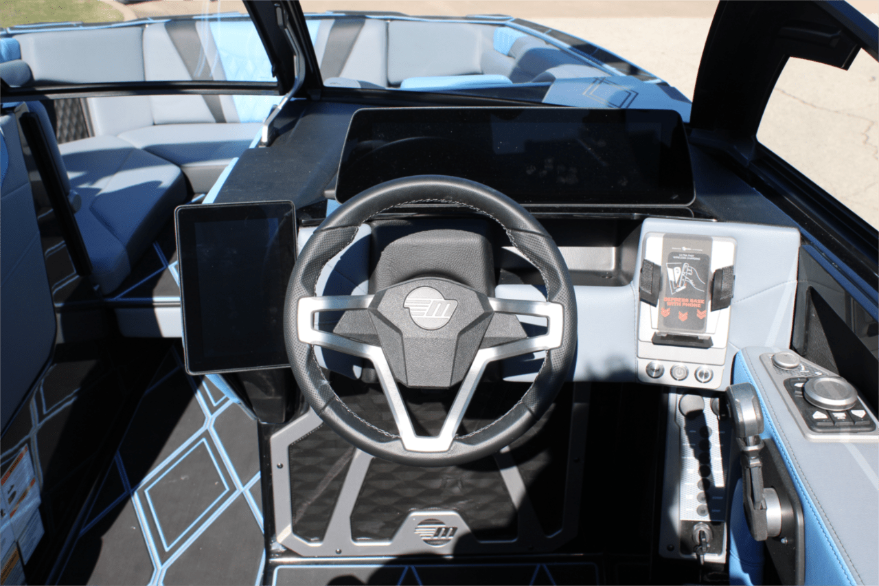 2025 Malibu M230